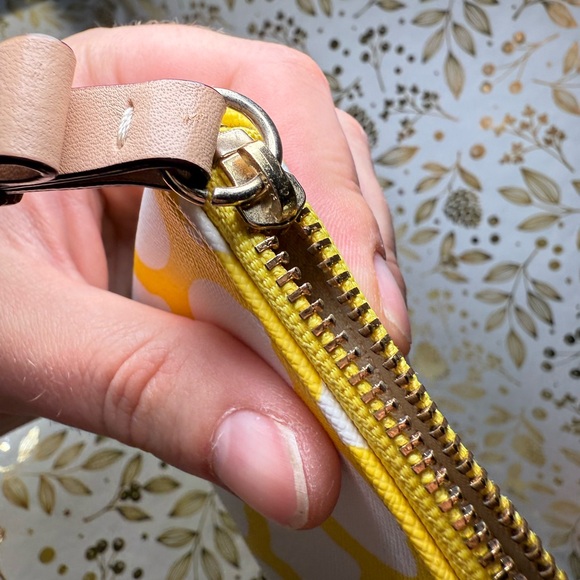 Kate Spade Yellow and White Lemon Wristlet - Picture 5 of 6
